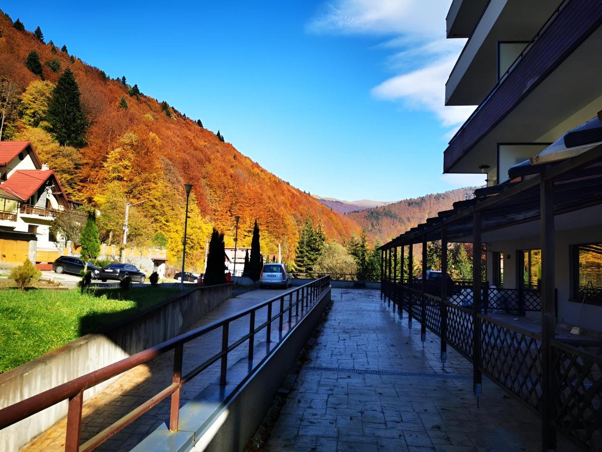 Serenity Suite Sinaia Esterno foto
